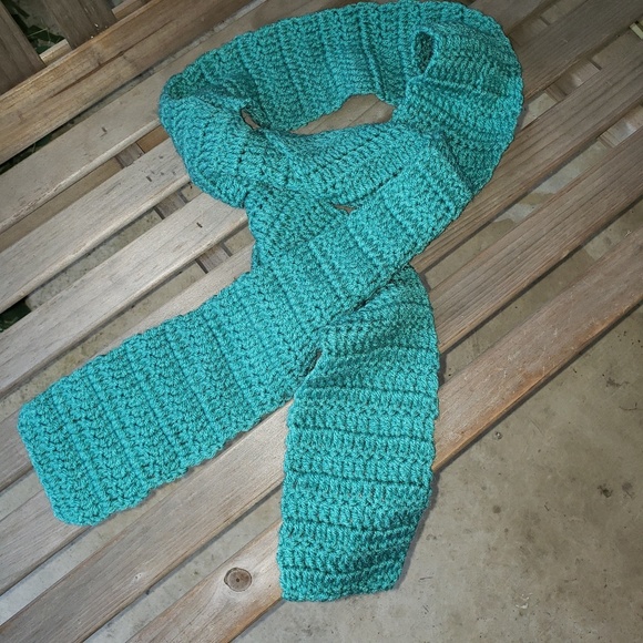 Handmade scarf - Picture 2 of 2